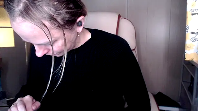 Snapshot of las_sweet chatting on 10-29-25, 11:01 las sweet online show from 10-29-25, 11:01