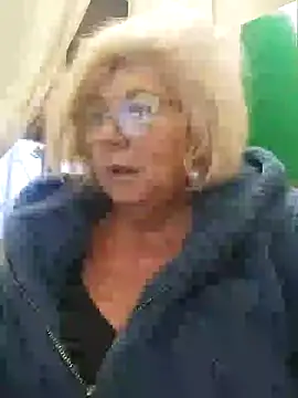 Snapshot of Merilulla chatting on 01-17-25, 03:43 Merilulla online show from 01-17-25, 03:43