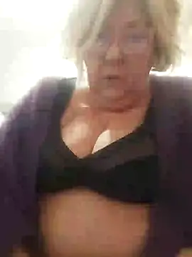 Snapshot of Merilulla chatting on 01-29-25, 01:07 Merilulla online show from 01-29-25, 01:07