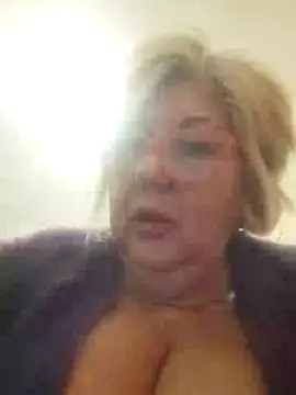 Snapshot of Merilulla chatting on 01-29-25, 04:08 Merilulla online show from 01-29-25, 04:08