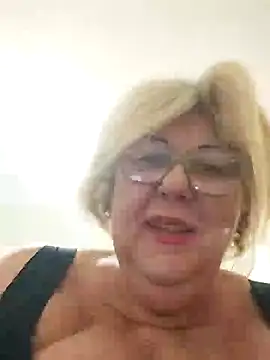 Snapshot of Merilulla chatting on 02-04-25, 10:10 Merilulla online show from 02-04-25, 10:10