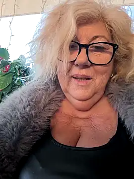 Snapshot of Merilulla chatting on 11-30-25, 03:05 Merilulla online show from 11-30-25, 03:05