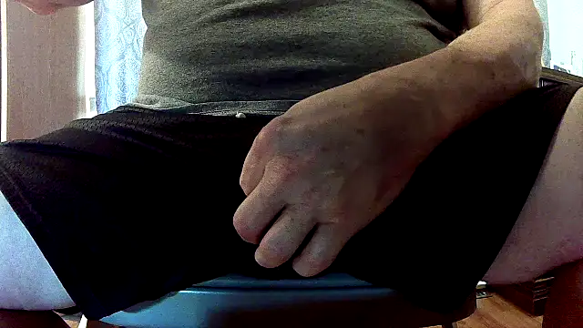 Snapshot of Auger chatting on 10-05-25, 09:02 Auger online show from 10-05-25, 09:02