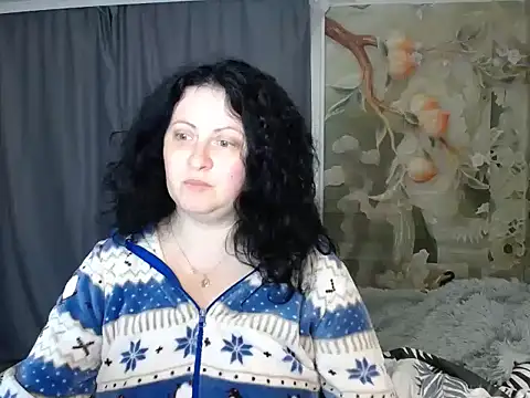 Snapshot of Lillian2 chatting on 11-04-25, 10:53 Lillian2 online show from 11-04-25, 10:53