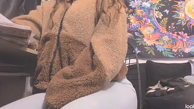 Snapshot of MYFAVOURITESTRAGER chatting on 03-13-25, 02:05 MYFAVOURITESTRAGER online show from 03-13-25, 02:05