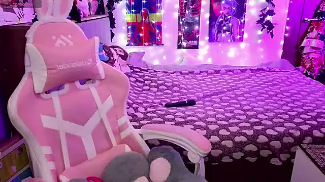 Violet Noir online show from 01-28-25, 09:41