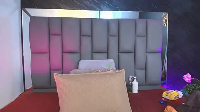  MiaBrown  online show from 11-14-25, 12:04