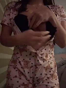 christhinna online show from 10-28-25, 06:28