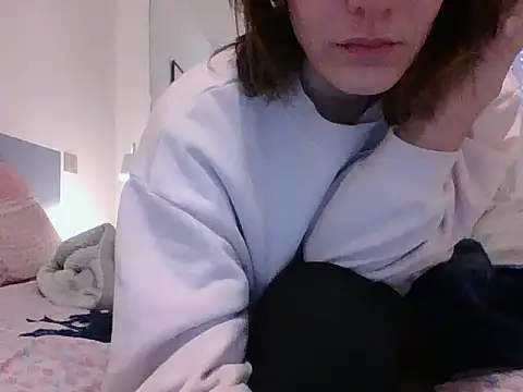 Emyly83 online show from 01-05-25, 10:21