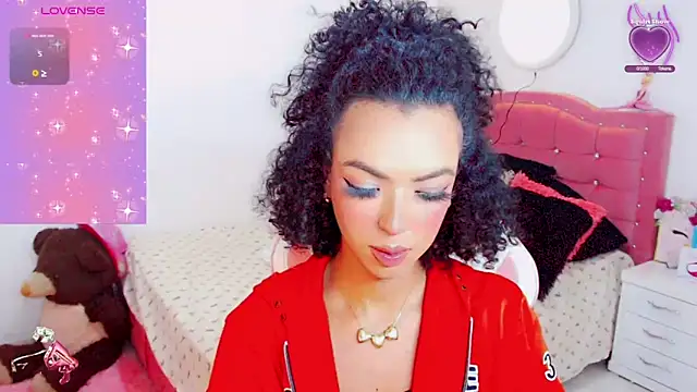 Snapshot of Tanedra_collings chatting on 10-16-25, 04:35 Tanedra collings online show from 10-16-25, 04:35