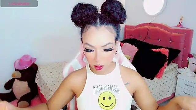 Snapshot of Tanedra_collings chatting on 10-19-25, 12:55 Tanedra collings online show from 10-19-25, 12:55