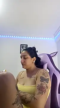 Snapshot of liz_dirty chatting on 10-25-25, 10:59 liz dirty online show from 10-25-25, 10:59