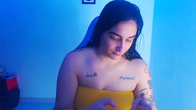 Snapshot of liz_dirty chatting on 10-29-25, 10:55 liz dirty online show from 10-29-25, 10:55