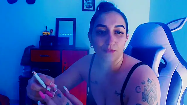 Snapshot of liz_dirty chatting on 11-16-25, 11:10 liz dirty online show from 11-16-25, 11:10