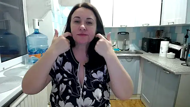 DonnaMagdalena online show from 12-20-24, 06:08