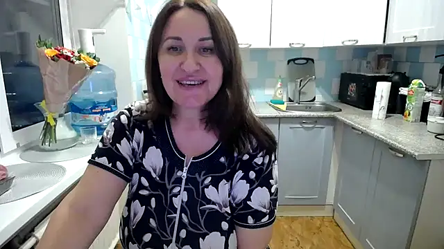 DonnaMagdalena online show from 12-28-24, 04:09