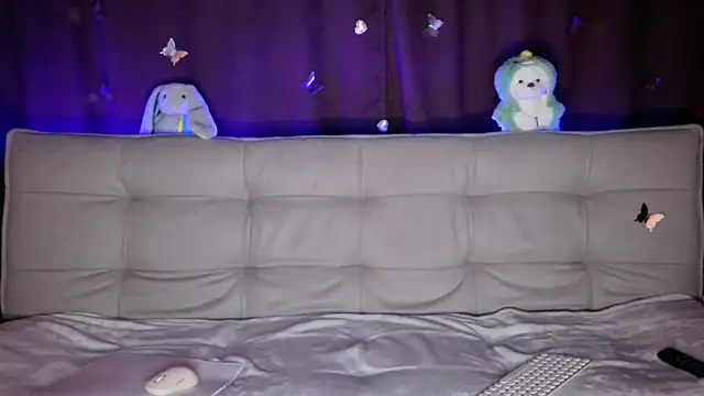 intolerable girl online show from 11-01-25, 07:10