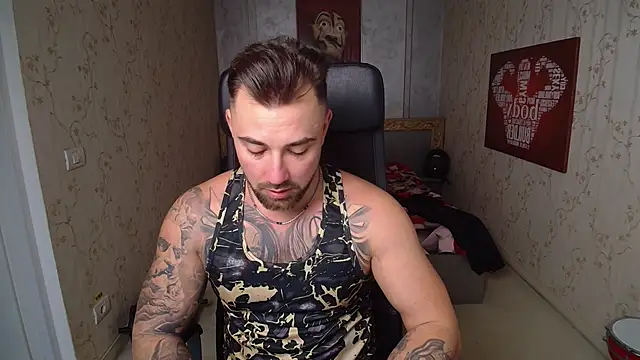 Snapshot of DuncanStone chatting on 12-28-24, 01:17 DuncanStone online show from 12-28-24, 01:17