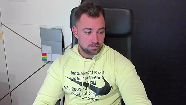 Snapshot of DuncanStone chatting on 02-05-25, 04:59 DuncanStone online show from 02-05-25, 04:59
