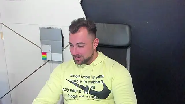 Snapshot of DuncanStone chatting on 02-05-25, 08:00 DuncanStone online show from 02-05-25, 08:00