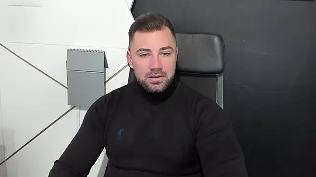 Snapshot of DuncanStone chatting on 02-19-25, 05:05 DuncanStone online show from 02-19-25, 05:05