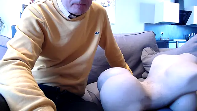 freddy0222222 online show from 04-15-26, 11:06