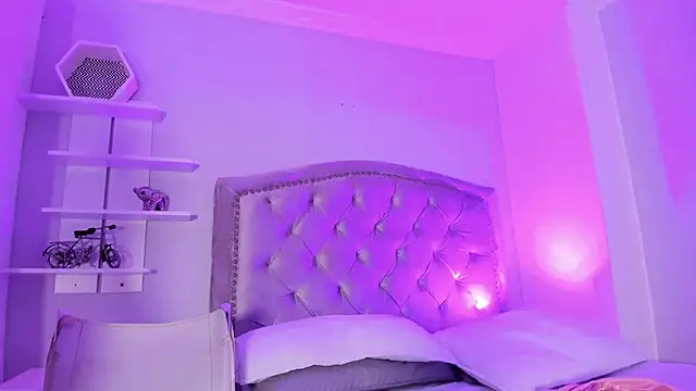 CamileHolmes online show from 02-03-25, 08:13