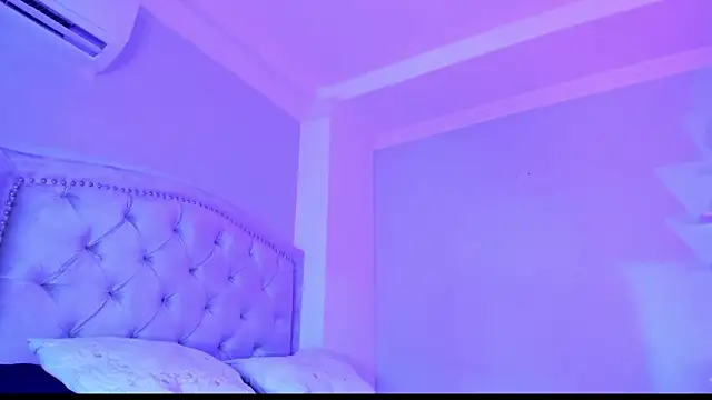 CamileHolmes online show from 02-18-25, 04:15