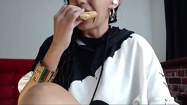 Lucynaugthyy online show from 01-26-25, 12:37