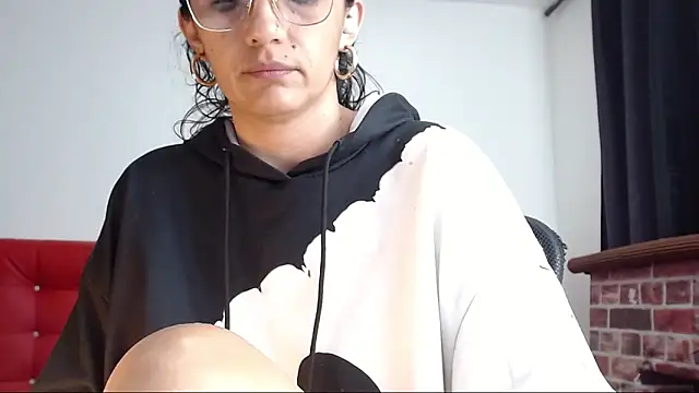 Lucynaugthyy online show from 01-26-25, 10:34