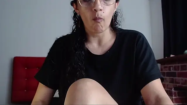 Lucynaugthyy online show from 03-17-25, 12:08