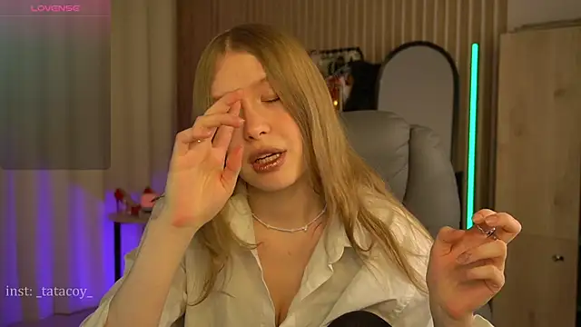 Snapshot of TataCoy chatting on 03-05-25, 05:29 TataCoy online show from 03-05-25, 05:29