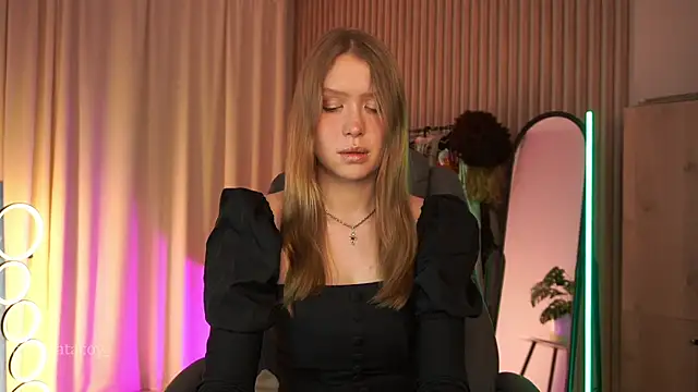 Snapshot of TataCoy chatting on 03-15-25, 01:07 TataCoy online show from 03-15-25, 01:07