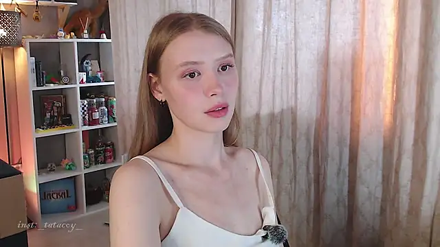 Snapshot of TataCoy chatting on 09-09-25, 12:05 TataCoy online show from 09-09-25, 12:05