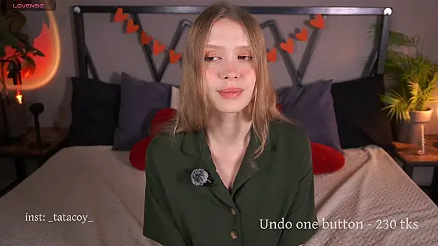 Snapshot of TataCoy chatting on 09-18-25, 01:35 TataCoy online show from 09-18-25, 01:35