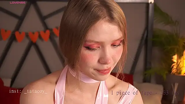 Snapshot of TataCoy chatting on 09-25-25, 11:36 TataCoy online show from 09-25-25, 11:36