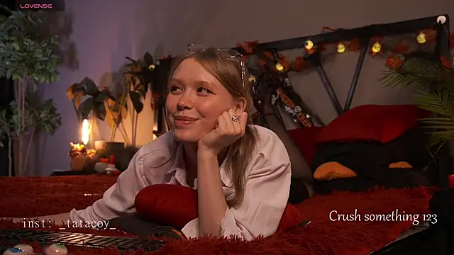 Snapshot of TataCoy chatting on 10-25-25, 07:19 TataCoy online show from 10-25-25, 07:19