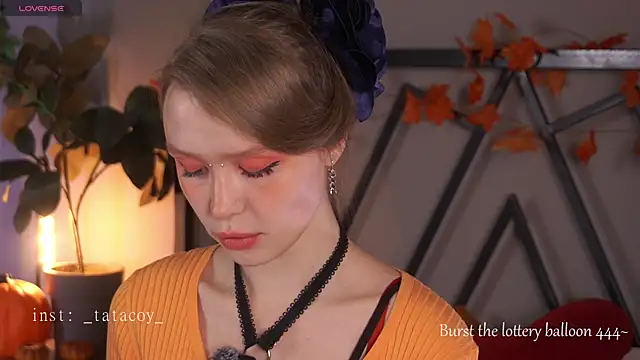 Snapshot of TataCoy chatting on 11-05-25, 01:33 TataCoy online show from 11-05-25, 01:33