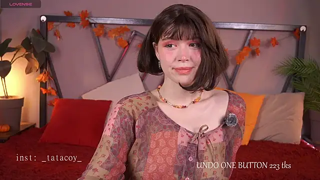 Snapshot of TataCoy chatting on 11-15-25, 02:13 TataCoy online show from 11-15-25, 02:13