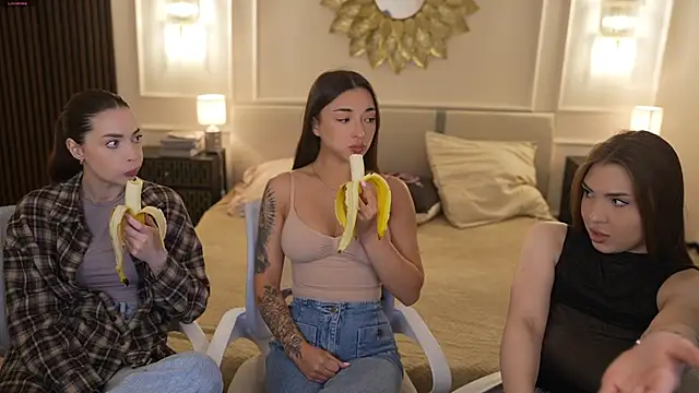 Snapshot of Jasmine_Flow chatting on 10-11-25, 07:18 Jasmine Flow online show from 10-11-25, 07:18