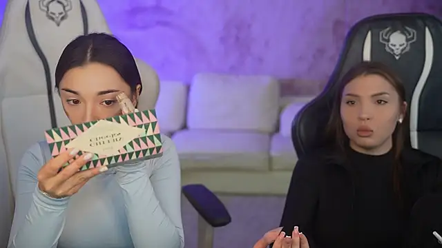 Snapshot of Jasmine_Flow chatting on 10-21-25, 07:09 Jasmine Flow online show from 10-21-25, 07:09