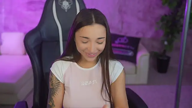 Snapshot of Jasmine_Flow chatting on 10-25-25, 07:38 Jasmine Flow online show from 10-25-25, 07:38