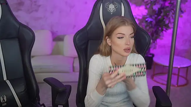 Snapshot of Jasmine_Flow chatting on 11-20-25, 08:47 Jasmine Flow online show from 11-20-25, 08:47