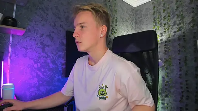 AlexxSweet online show from 10-19-25, 06:47