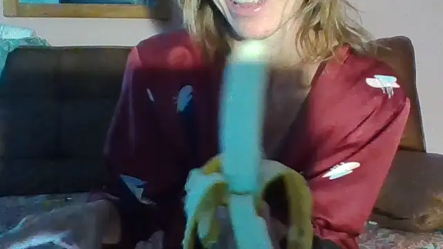 Strip-Nomy online show from 04-17-26, 03:53