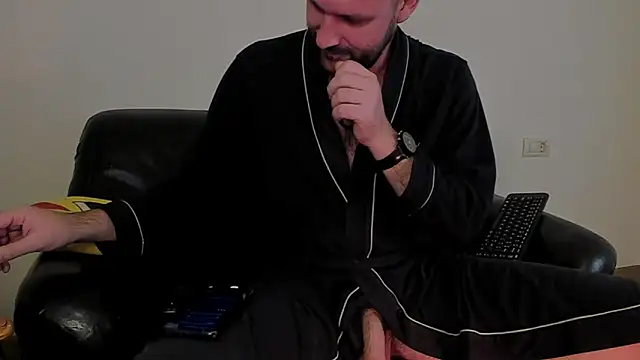 KingMalcom online show from 10-20-25, 04:29