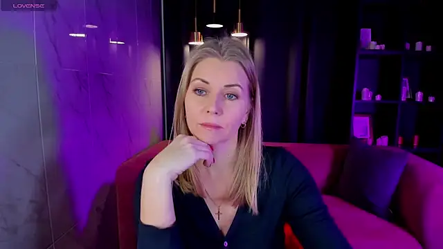 Annie Light online show from 12-04-24, 05:49