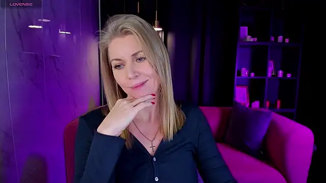 Annie Light online show from 12-04-24, 12:03