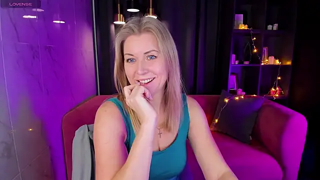 Annie Light online show from 12-27-24, 09:06