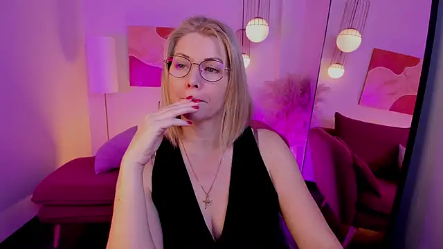 Annie Light online show from 11-23-25, 01:44